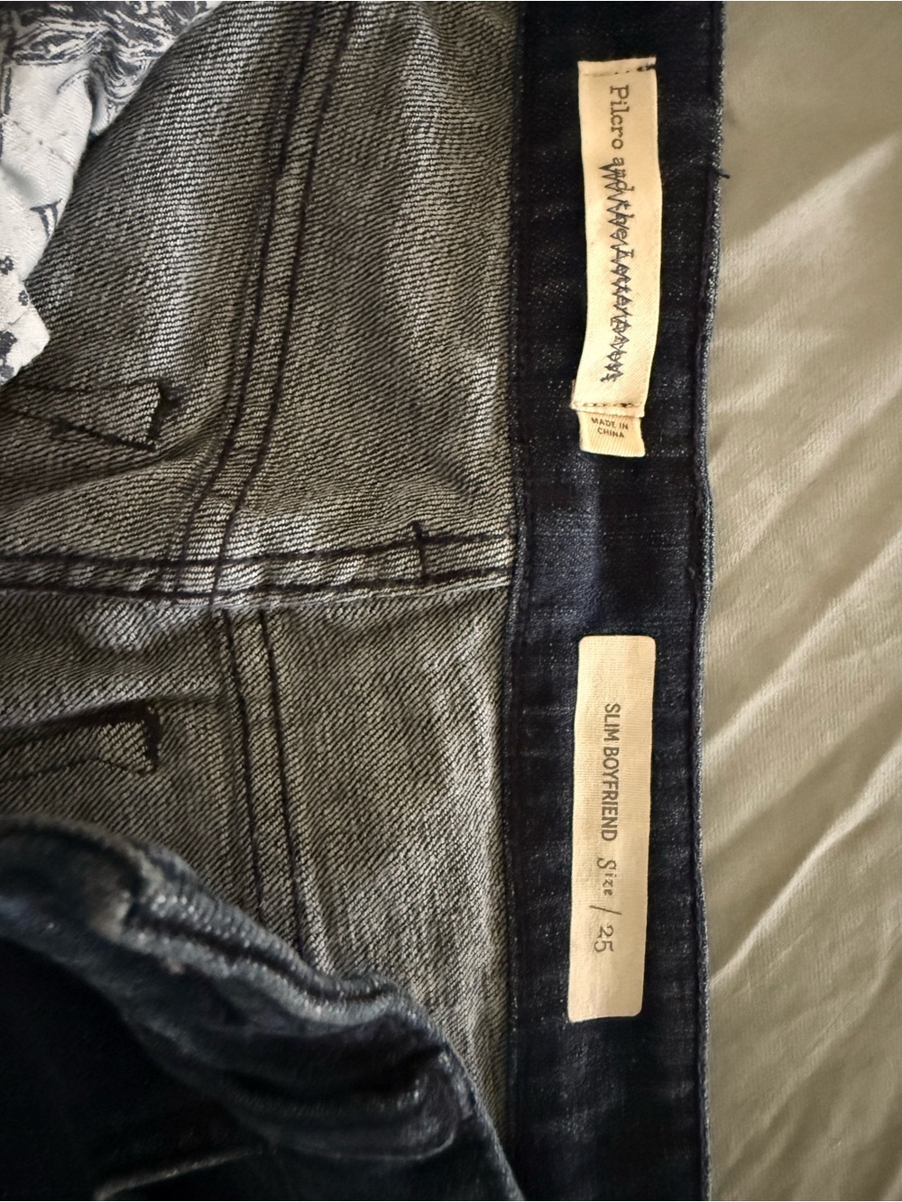 ✨Anthropologie Pilcro Slim Boyfriend Sequin Jeans 👖 Size 25 - Picture 6 of 8